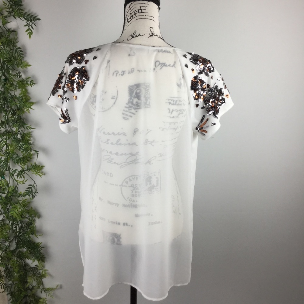 Women’s Top - Picture 3 of 5
